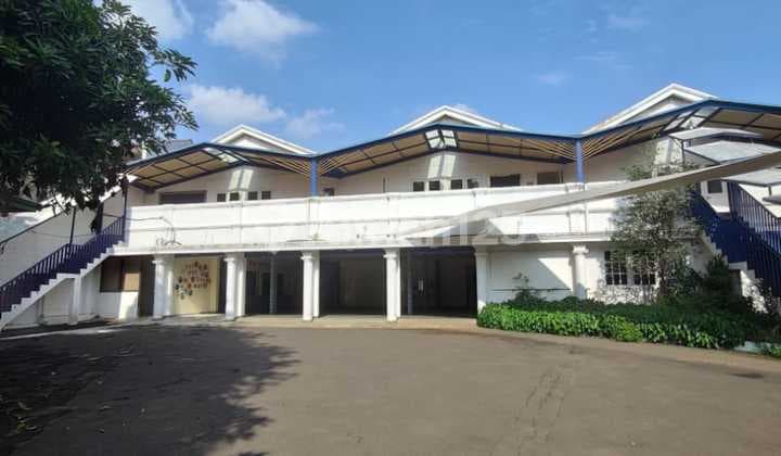 Dijual Tanah Berikut Bangunan Wilayah Kemang, Luas Tanah 10600M, Lokasi Strategis, Dijual Cepat, Harga Menarik. Harga Jual 160 Milyar Nego Sam