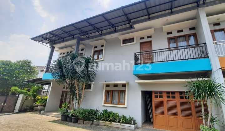 Disewa Rumah Dalam Town House Poltangan Pasar Minggu Jakarta Selatan, Luas Tanah 220M, Bangunan 2 Lantai, 4 Kamar Tidur, 1 Carport, 1 Garasi, Semi Furnished,Harga 115 Jt Pertahun Nego Sugi