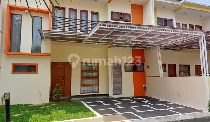 Disewa Rumah Dalam Cluster Wilayah Mampang Prapatan, Luas Tanah 225M, Bangunan 2 Lantai 200M, Full AC, Water Heater, Ada Kamar Tidur Pembantu, Harga 175 Jt Pertahun Nego Sam