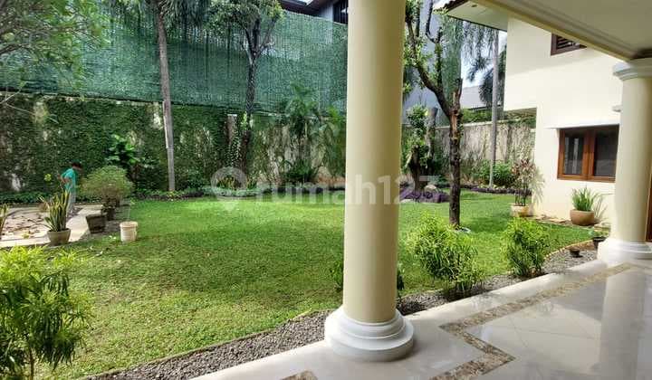 Disewa Rumah Dalam Cluster Pejaten, Unfurnished, 4 Kamar Tidur, Luas Tanah 700M, Bangunan 600M, 2 Lantai, Ada Swimming Pool, Parkir Luas, Hrag 700 Jt Nego Pertahun Sam