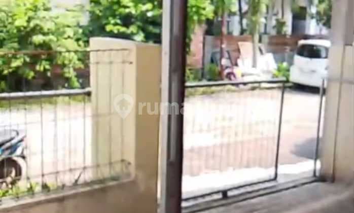 Disewa Dalam Komplek Besar Limo Cinere, Luas Tanah 135M, Bangunan 1 Lantai,Mar Tidur,Amar Tidur Pembantu,Kitchen Set,Jalan Lingkungan Lebar, Dekat 2 Pintu Tol Limo, dan Dekat Pintu Tol Krukut, Harga 35 Jt Pertahun Nego Seu