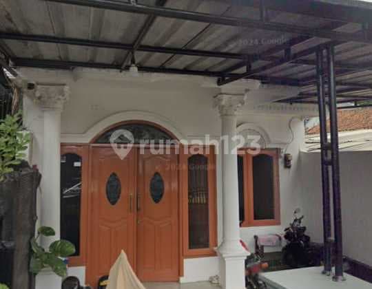 Disewa Rumah non cluster wialayah Lenteng Agung, luas tanah 100M, bangunan 2 lantai, 3 kamar tidur, 1 carport, unfurnished, dekat stasiun KRL Universitas Indonesia & Universitas Pancasila, harga 50 JT Pertahun Nego