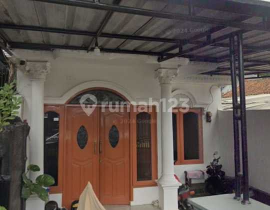 Disewa Rumah non cluster wialayah Lenteng Agung, luas tanah 100M, bangunan 2 lantai, 3 kamar tidur, 1 carport, unfurnished, dekat stasiun KRL Universitas Indonesia & Universitas Pancasila, harga 50 JT Pertahun Nego