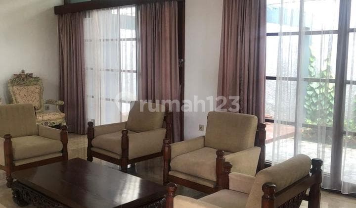 For Rent Old House in Pejaten Area, Suitable for Residence and Office, Land Area 1100M, Building Area 500M, 1 Floor, Semi Furnished, 4 Bedrooms, Swimming Pool, Parking for 6 Cars, Annual Rent 295M.