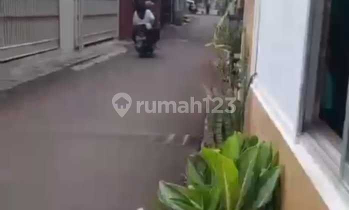 Dijual cepat non cluster wilayah Limo,Depok, luas tanah 70M, bangunan 1 lantai, 2 kamar tidur, sertifikat hak milik, harga 450 JT Nego Ida