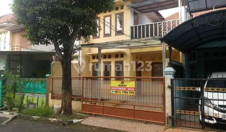 Rent a House in Limo Cinere Complex, Strategic Location, Land Area 74m², 2-Story Building, 3 Bedrooms, 1 Bathroom, Unfurnished, Price 42 Million Negotiable