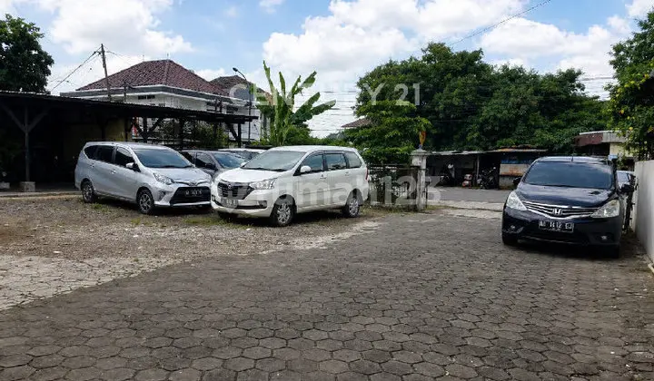 Ready-to-Use Warehouse in Pasteur Area, Bandung