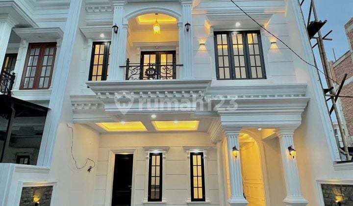 Rumah Dekat Gerbang Toll Andara Jakarta Selatan