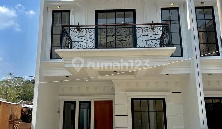 Rumah Dekat Gerbang Toll dk Jagakarsa Jakarta selatan