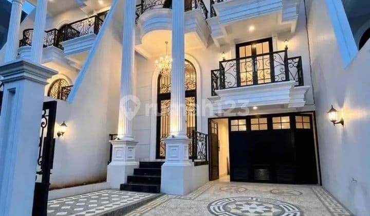 Private Pool House in Jagakarsa, South Jakarta