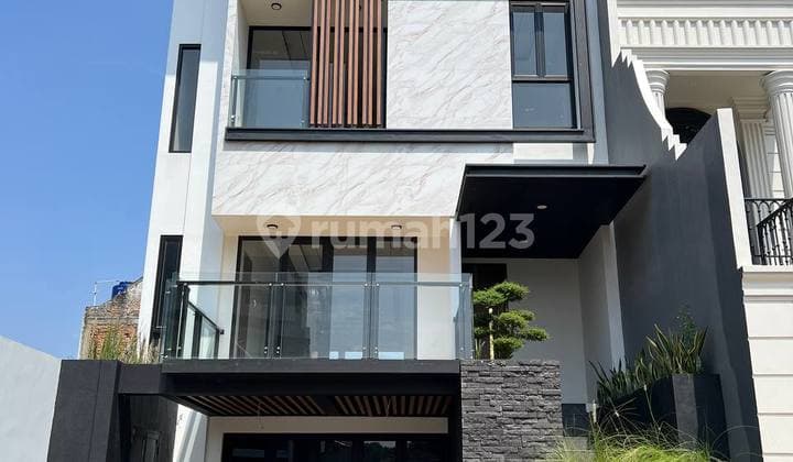 Jual Rumah Private Pool Cluster Pinggir Jalan di Jaksel