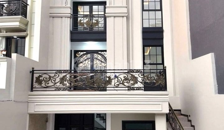 Jual Rumah Dekat Terminal Transjakarta Siap Huni