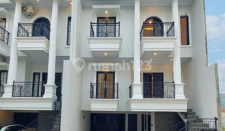 Rumah Tiga Lantai Di Jagakarsa Jakarta Selatan