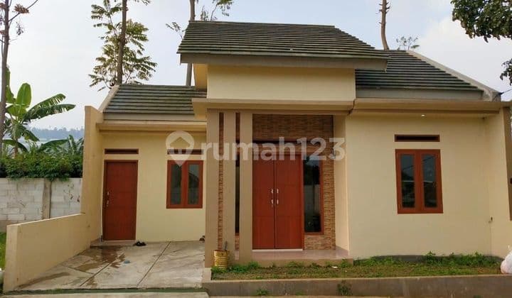 Rumah di Cihanjuang dkt Pemkot Cimahi Sariwangi Ready Stok Dalam Cluster SHM Baru
