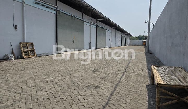 Warehouse at zero main road Pandaan.