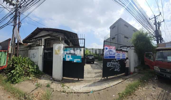 For Sale: Kuta Bumi Large Warehouse, Size 695M2, On a Fairly Large Road, Industrial Permit in Tangerang