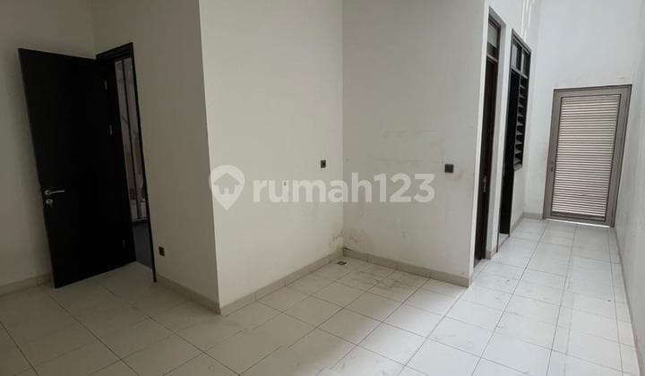 Rumah 12x30 Unfurnished Bagus Pantai Indah Kapuk 2 Jakarta Utara