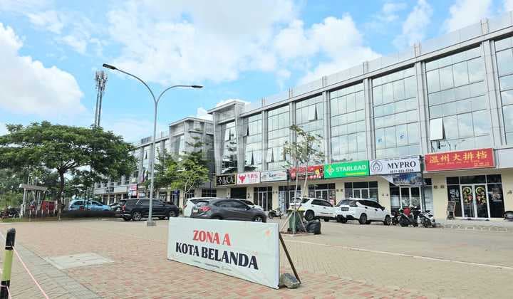 Ruko 3 Gandeng La Riviera / Belanda -PIK2