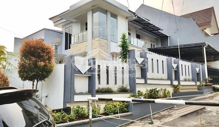 Rumah di Daerah Bukit Sari , Semarang Lz Tt 4777