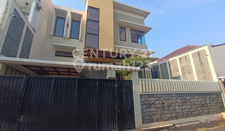 Rumah Minimalis Cantik Di Komplek Jalan Ikan-ikan Rawamangun