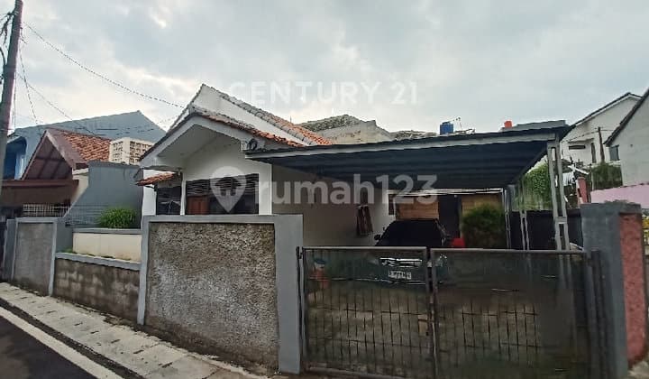 Hook house 157M² near Stan & 10 Minutes to Bintaro Xchange Mall