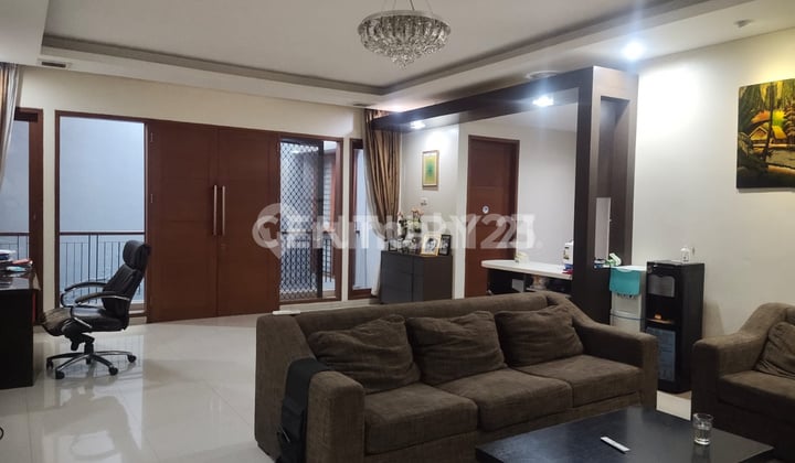 Nice House Can Park 3 Cars in Rawamangun East Jakarta