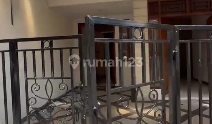 Rumah Bagus 2 Lantai Siap Huni Di Pondok Bambu