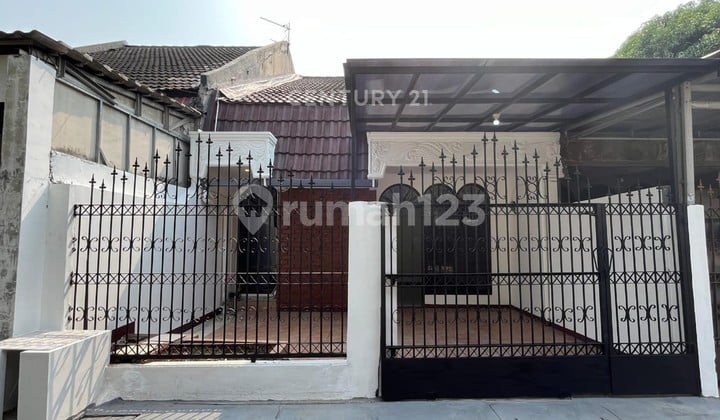 Rumah Siap Huni Dalam Komplek Lokasi Strategis Di Pondok Kelapa