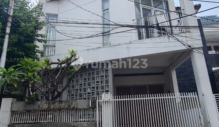 Rumah Modern Minimalis Di Cempaka Putih Jakarta Pusat