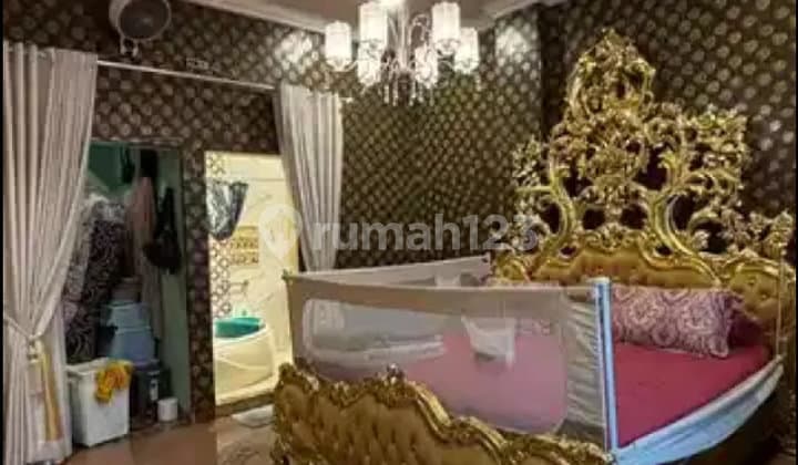 Beautiful and Luxurious House in West Tebet, South Jakarta