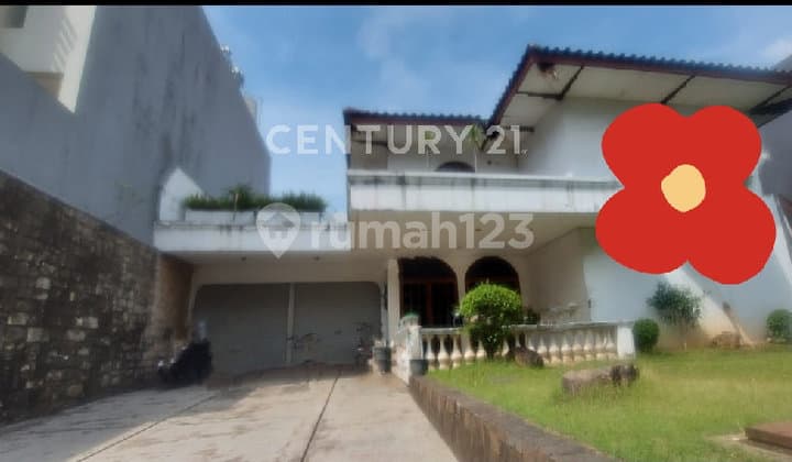 Old House 20 Meters Wide in the Exclusive Permata Hijau Complex