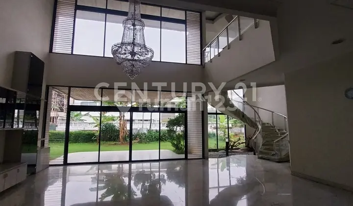 Rumah Besar Parkir Luas Cocok Kantor Jalan Utama Di Permata Hijau