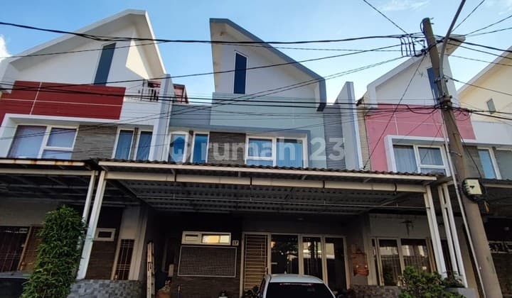Rumah Di Dalam Perumahan Di Kelapa Gading