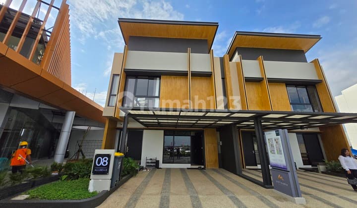 DIJUAL RUMAH 2 LANTAI DI TANGERANG DEKAT TOL DAN BANDARA SUPER EKSKLUISF DAN SUPER MEWAH DITAMBAH LOKASI YANG SANGAT AMAT STRATEGIS BERADA DI KAWASAN BESAR