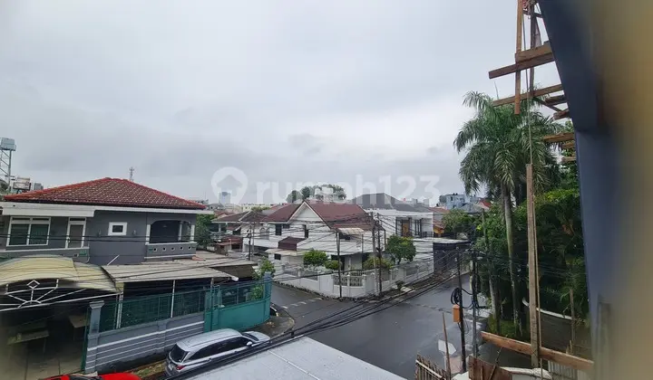 Rumah Baru Siap Huni Lokasi Strategis Harga Terjangkau di Kedoya Baru