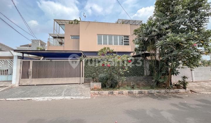 Rumah Siap Huni Lokasi Strategis Karmel Kemanggisan