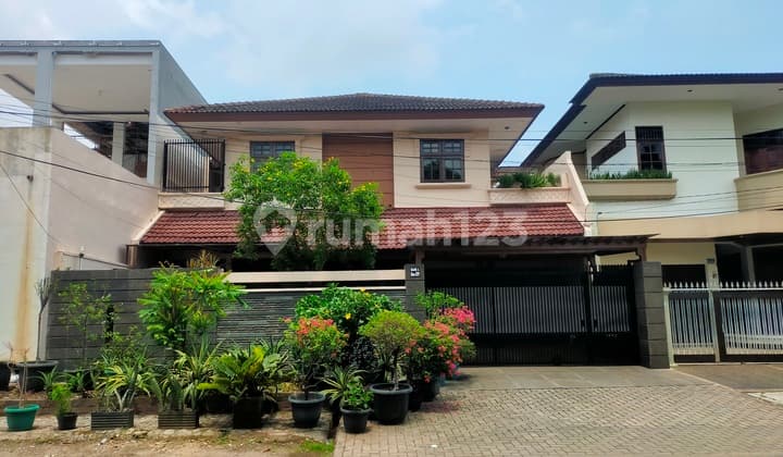 Rumah Asri Siap Huni Jalan Lebar Lokasi Strategis di Duri Kepa