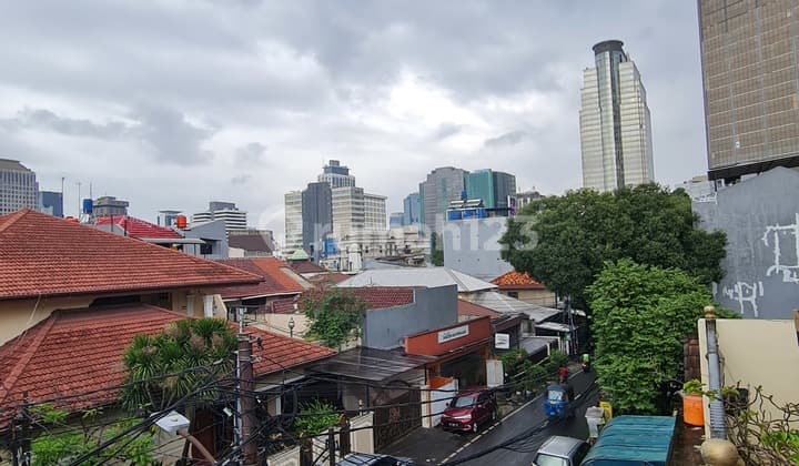 Rumah 3 Lantai Bebas Banjir Kebon Kacang Tanah Abang