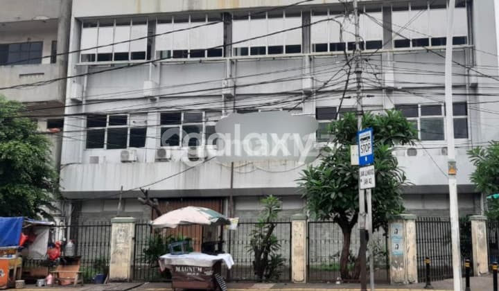 Gedung 4 Lantai di Jatinegara, Jakarta Timur