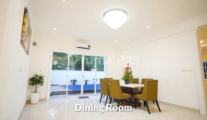 Kemang Selatan Rumah Siap Huni dengan Private Pool