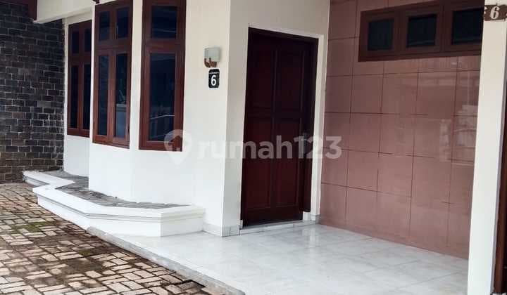 Pondok Indah Rumah 2 Lantai Harus Renov