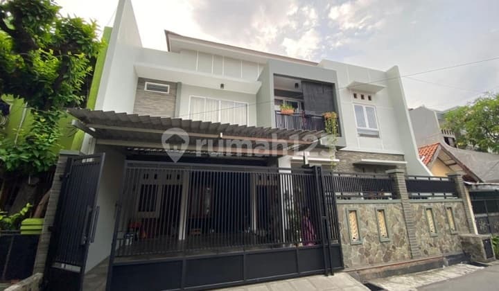 Rumah Full Furnished dengan Interior Design Mewah di Rawamangun