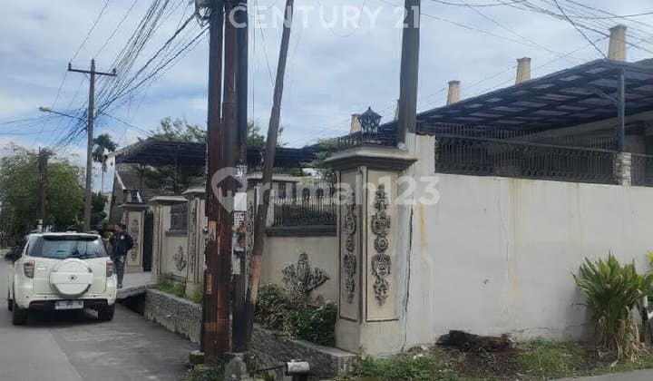 RUMAH MEWAH POSISI HOEK AREA PADANG BULAN SELAYANG, MEDAN