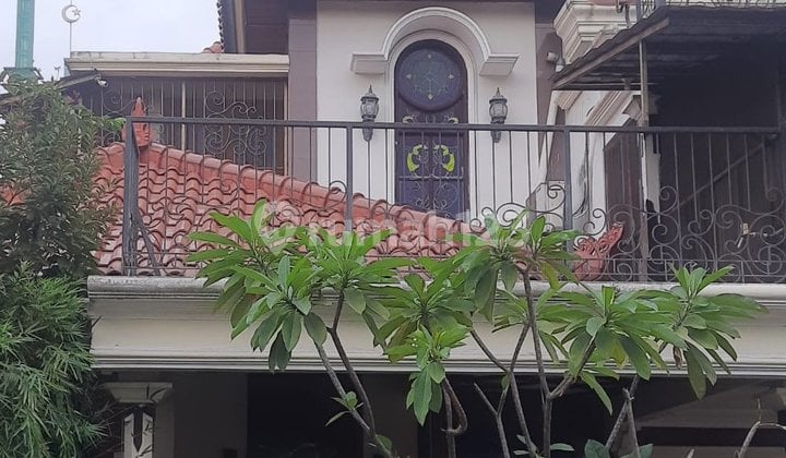 Rumah Hoek di Rawamangun Dalam Kompleks Istimewa