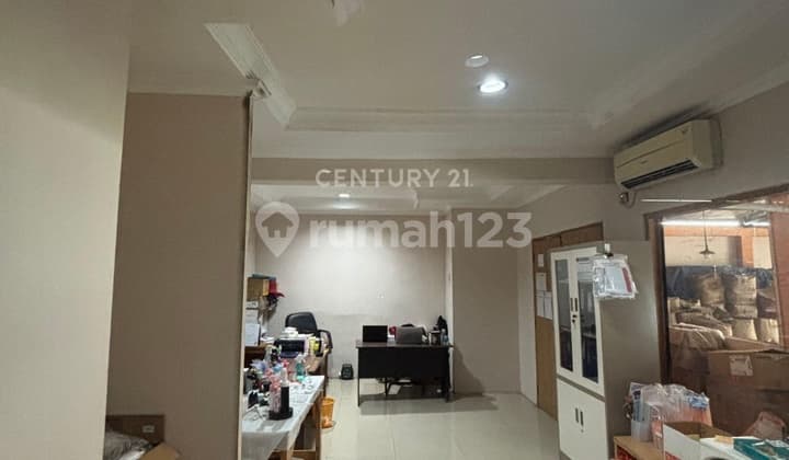 Gudang di Jalan Cicadas Gunung Putri Bogor