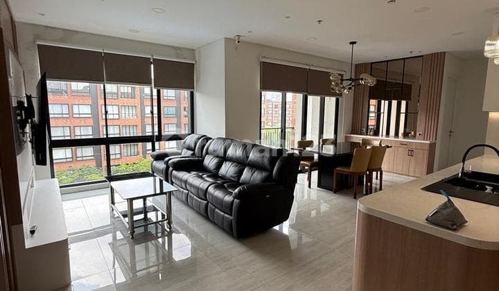 View Pool Disewakan Apartemen Lloyd Alam Sutera 3Br - 128 $M^2$ Full Furnished Tower B