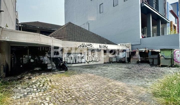 RUMAH HITUNG TANAH HARGA MENDEKATI NJOP BISA BANGUN GEDUNG PERKANTORAN DI CIDENG