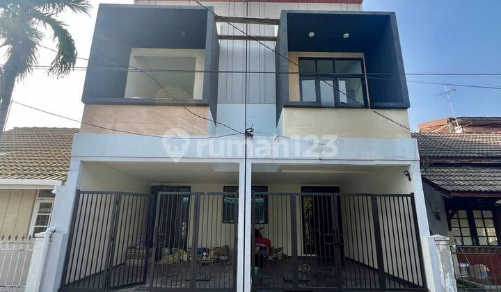 Rumah Baru di Rungkut Mapan 2 Lantai Hadap Selatan Full Furnished
