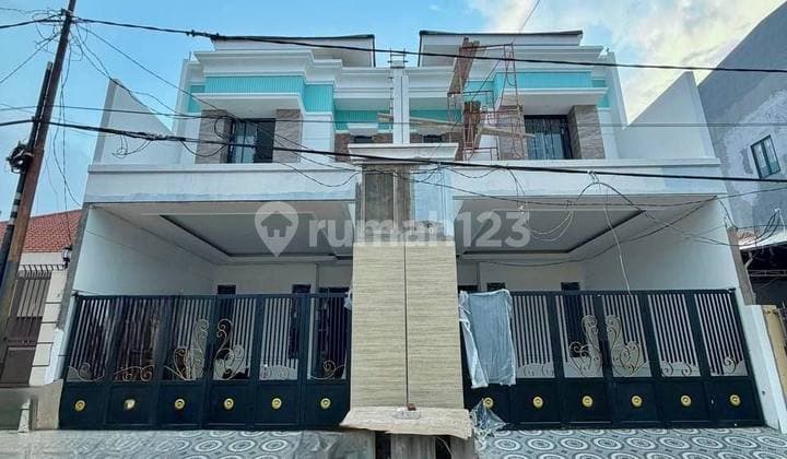 Rumah Baru Classic Babatan Pantai Kenjeran 2 Lantai Hadap Selatan