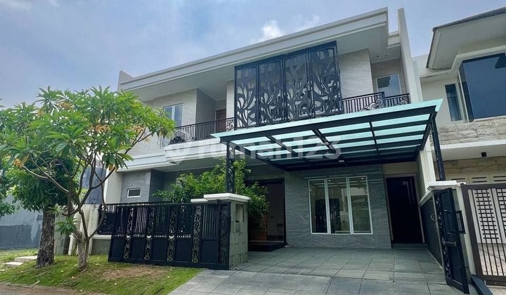 Rumah Mewah di Graha Famili 2 Lantai Ada Kolam Koi Free Furnish